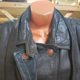 Плащ кожаный с ремнем "Leather. Pak Antilop", размер s, длина 115 см, полуобхват 60 см. Винтаж.. Картинка 3